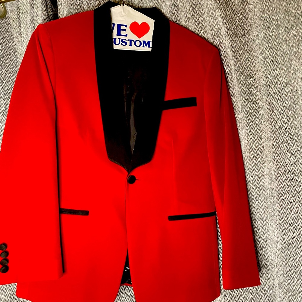 Red crush velvet trimmed with Black satin Calvin Klein Boys blazer size 14